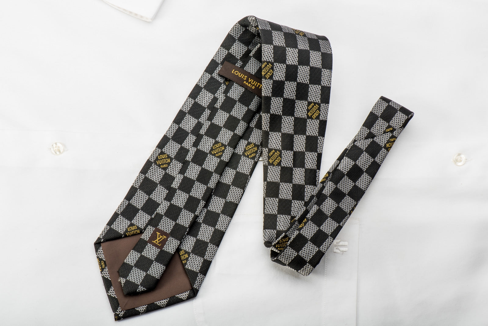 Louis Vuitton Black and Gold Jacquard Damier Silk Tie For Sale at